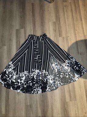 New York & Company Black and White Striped Floral Circle Skirt w/ Belt